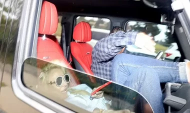 Britni Spirs atomobilinin şüşəsini qırdı - FOTO