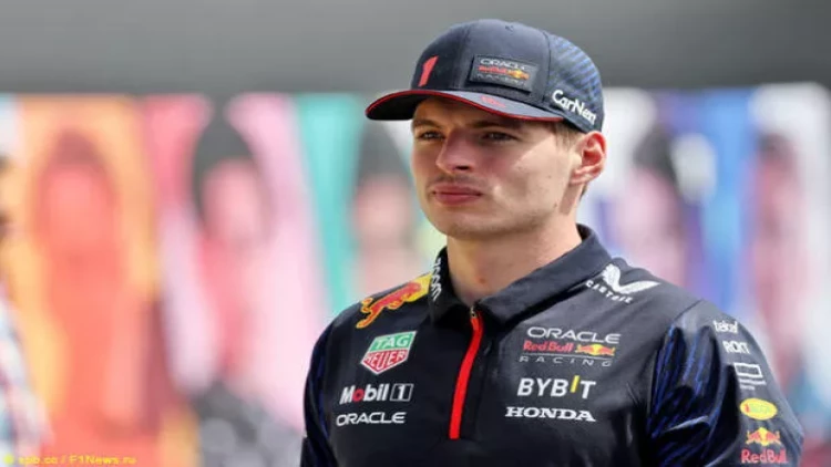 Üçqat “Formula-1” çempionu komandasını dəyişə bilər