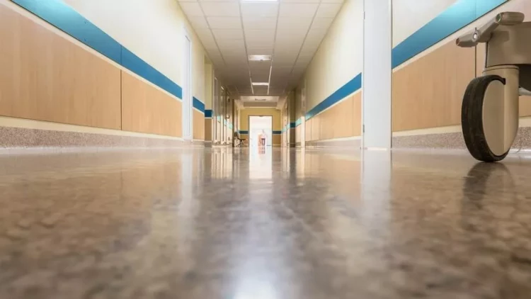 Məşhur teleaparıcıda xərçəng aşkarlandı - FOTO