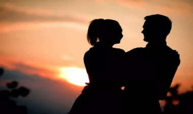 Partnyorunuzun sizi həqiqətən sevdiyini göstərən İKİ ƏSAS ƏLAMƏT