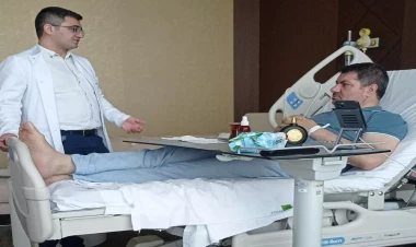 Türkiyəli məşhur iş adamı Azərbaycanda qəzaya düşdü - FOTO