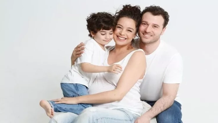 Azra Akının ikinci övladı oldu - FOTO