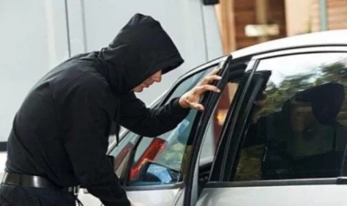 Bakıda “BMW” qaçırıldı