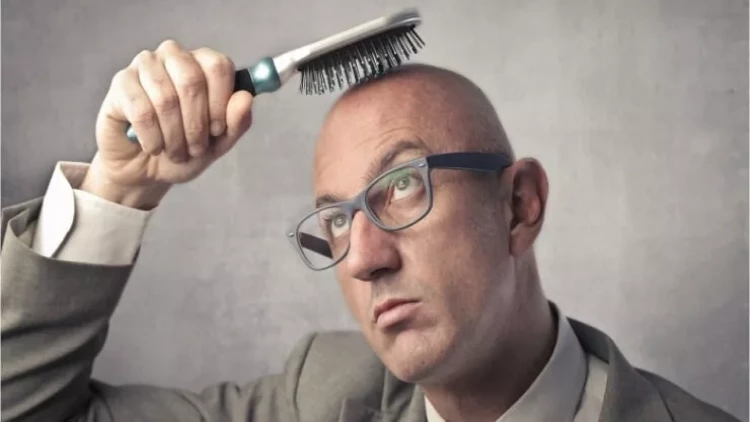 Niyə qadınlara nisbətən kişilərdə keçəlləşmə daha çox yayılıb? - MARAQLI FAKT