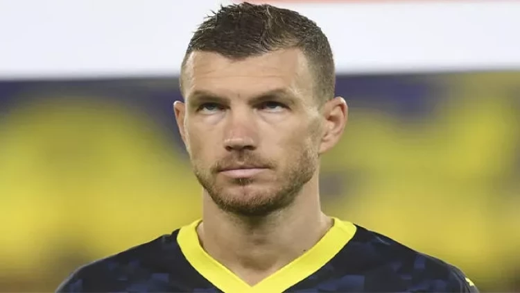 Yunan azarkeşlərdən Cekoya qarşı maraqlı təzyiq üsulu