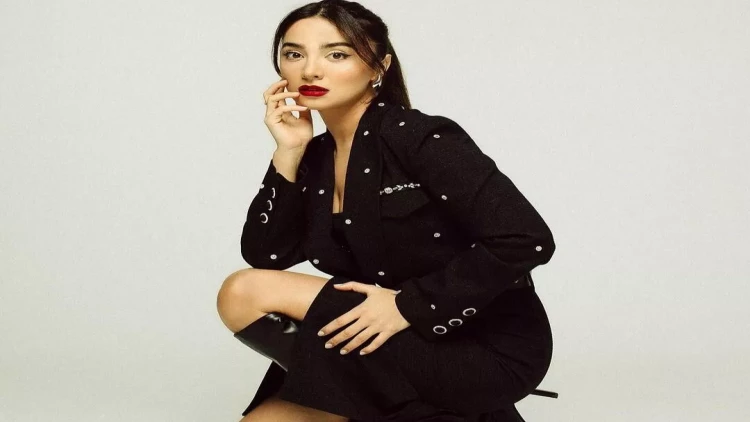 Kəmalənin bu hərəkəti müzakirə səbəbi oldu - VİDEO