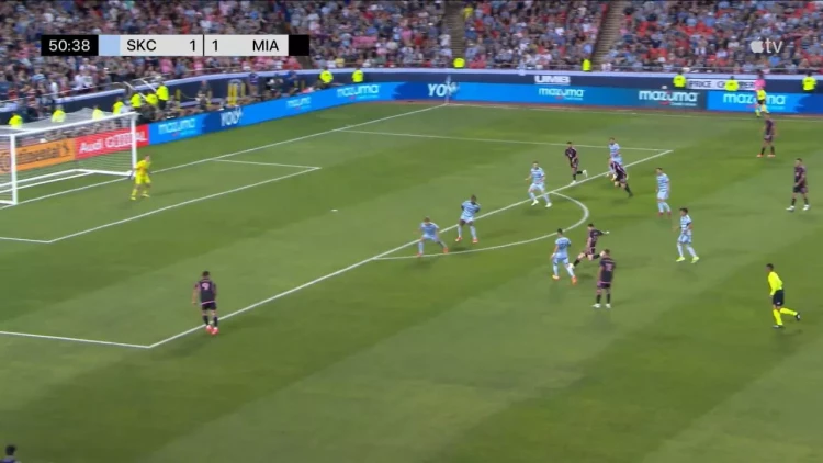 Messi uzaq məsafədən möhtəşəm qol vurdu - VİDEO