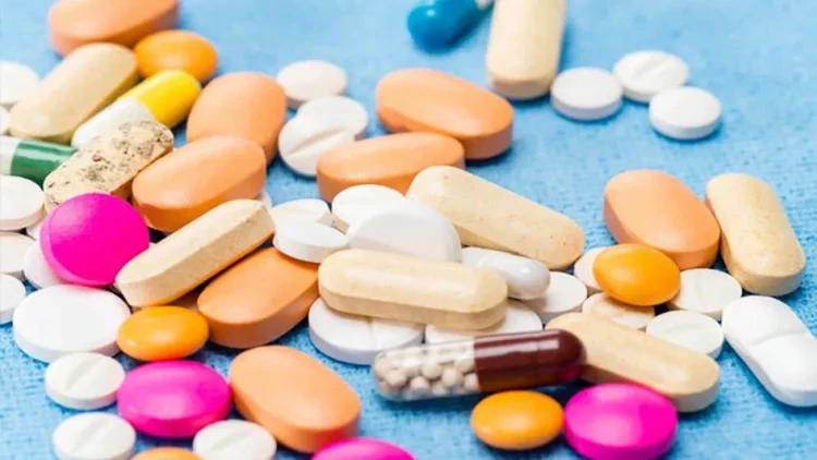 İnsan sağlamlığı üçün təhlükə yaradan dərmanlar - Professordan XƏBƏRDARLIQ - VİDEO