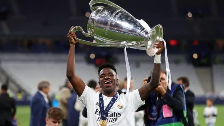 Cənubi Amerikanın ən yaxşı futbolçularının simvolik komandası - SİYAHI