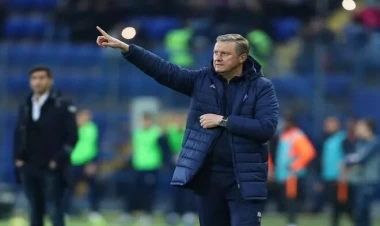 0:4-ə görə baş məşqçi döyülüb