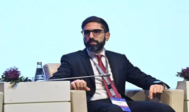 “Mən kral deyiləm...” - Rövşən Nəcəf