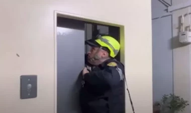 Liftdə köməksiz qalan sakin belə xilas edildi - VİDEO