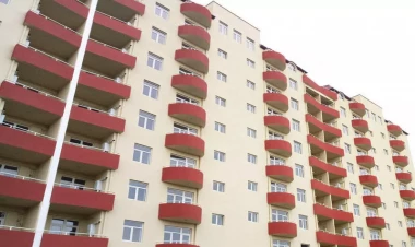 Binaların qarşısında cərimələnən sakinlər narazılıq edir