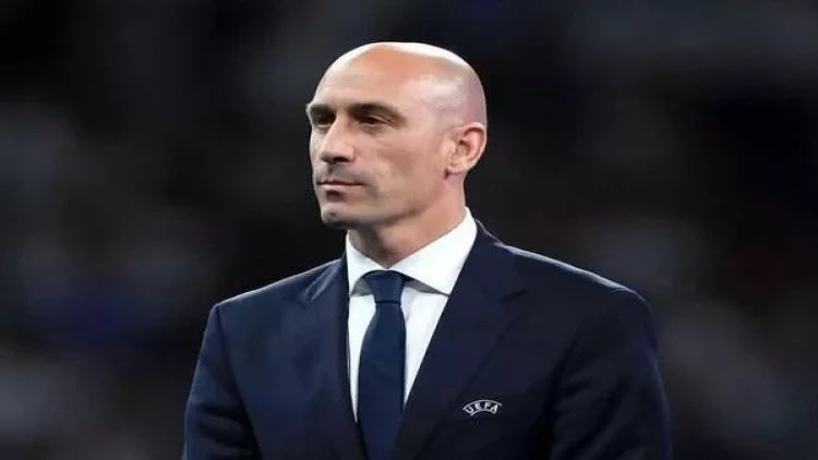 Keçmiş prezidentə 2,5 illik həbs