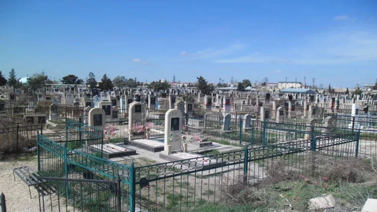 Bakıda qəbiristanlıqda çayxana tikmək istəyiblər - ŞOK GÖRÜNTÜLƏR