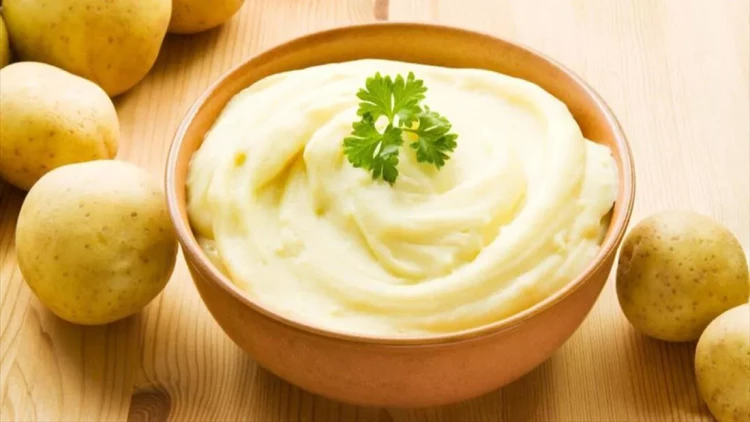 İdeal püre hazırlamağın sirri - Soda əlavə etsəniz...