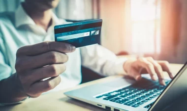 Qohumunun kartındakı pulu bu yolla ələ keçirdi