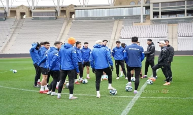 Monqolustan millisi Bakıda açıq məşqə çıxıb - FOTO