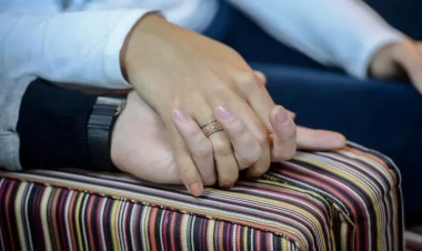 Toy günü ilk dəfə nişanlısını öpən bəy: 