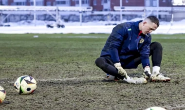 Andrey Lunyov papaqdan nə çıxarıb?