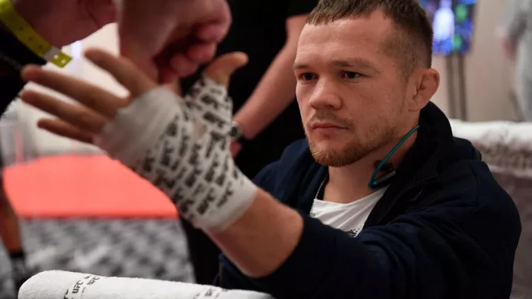 Məşhur UFC döyüşçüsü xəstəxanaya yerləşdirildi