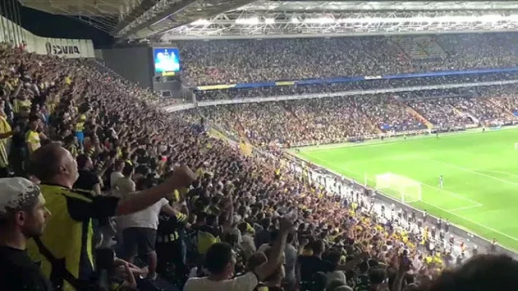 UEFA “Fənərbaxça”ya cəza verdi