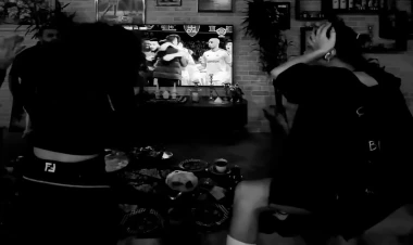 Röya “Qarabağ” - “Bayer” oyununu villasında həmkarları ilə birlikdə İZLƏDİ - VİDEO