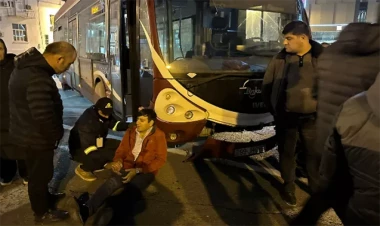 “Bakubus” avtobusu motosikletçini vurdu - VİDEO - FOTO