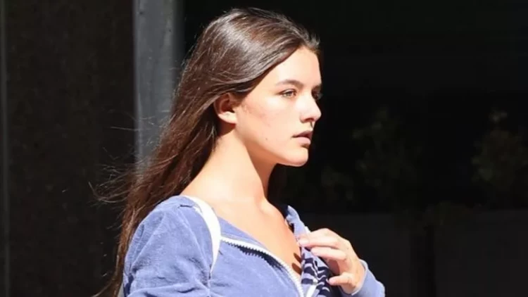 Tom Kruzun 17 yaşlı qızı müzakirələrə səbəb oldu - FOTOlar