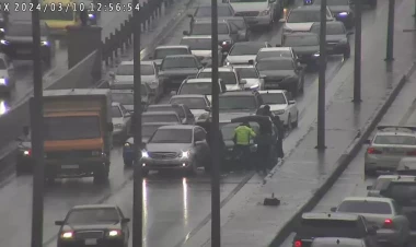 Bakıda yol qəzası  tıxac yaratdı