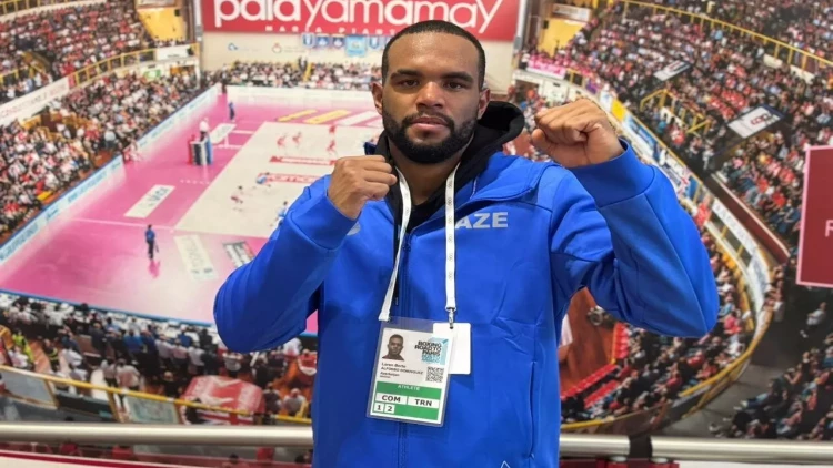 Alfonso Dominqes həm revanş alıb, həm də mərhələ adlayıb