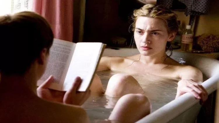 Məşhur aktrisa qalmaqallı səhnələrindən danışdı