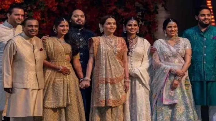 Qızının toyuna 100 milyon dollar xərcləyən milyarder oğlunun toyuna Rihannanı gətirəcək - FOTO