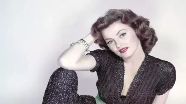 Amerikanın birinci gözəli 93 yaşında öldü