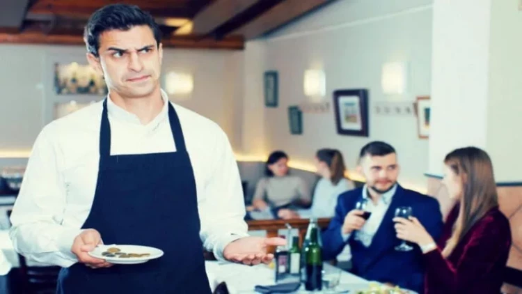 Bu ölkələrdə ofisianta bəxşiş verilmir - Problem yarada bilər