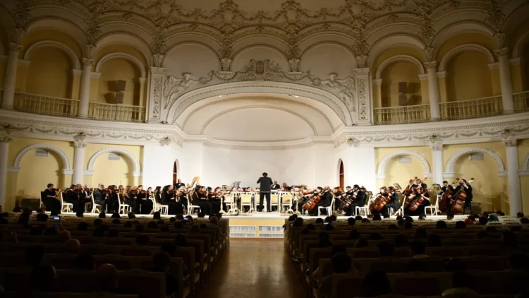 Filarmoniyada səhnəsində Xocalı soyqırımına həsr olunmuş anım mərasimi keçirilib - VİDEO - FOTO