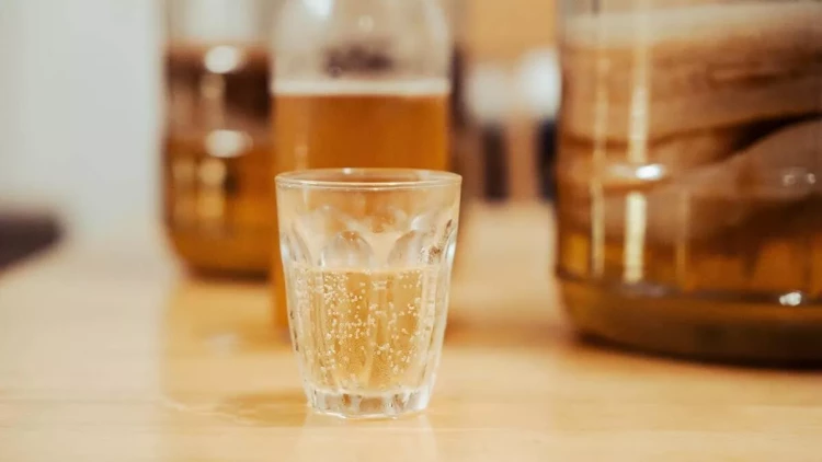 Maddələr mübadiləsini sürətləndirir və iltihabı azaldır - Mədə üçün ən yaxşı İÇKİ - FOTO