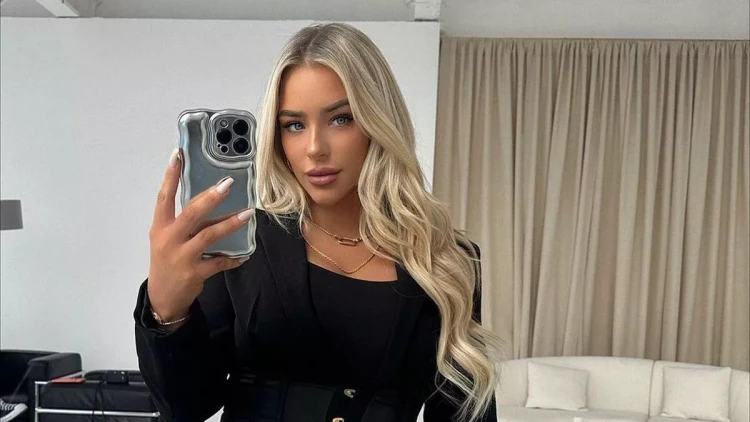 Ulduz futbolçunun xanımı ağladı: Ərəbistanda onu nələr şoka salıb? - FOTOlar