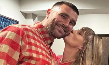 Müğənni səhnədə yeni sevgilisi ilə öpüşdüyü fotosunu paylaşdı