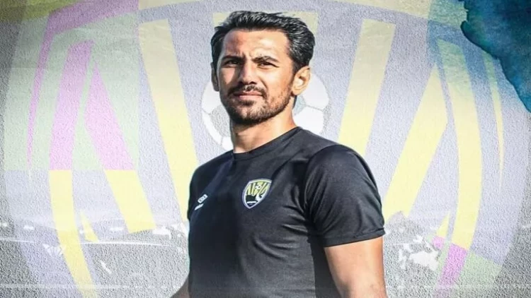 Rauf Əliyevin “Qarabağ” üçün seçimi: “Reyncers” və ya “Slaviya”