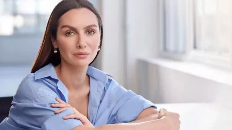 Birce Akalay bu məşhurla eşq yaşayır - FOTO