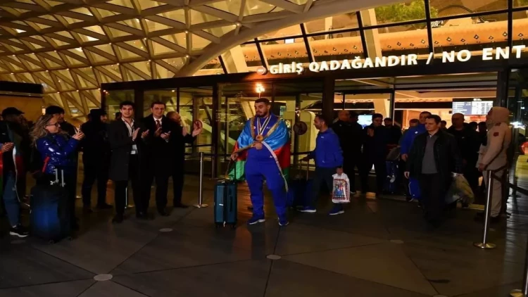 Avropa çempionumuzun qarşılanma mərasimi - VİDEO