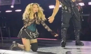 Madonna konsert zamanı yıxılaraq, pərt olub: Biabırçı fakt üzə çıxdı - VİDEO