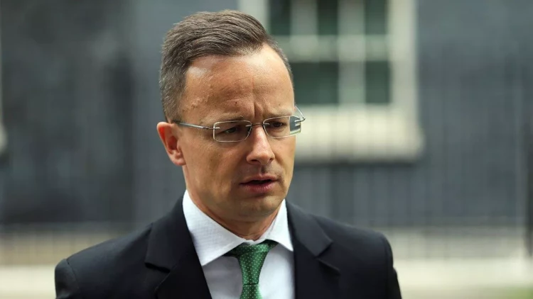 Avropalı liderlər İlham Əliyevlə şəkil çəkdirmək üçün fürsət axtarırlar - Peter Siyarto