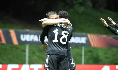 Gecəyə damğa vuran matçdan MARAQLI FOTOlar