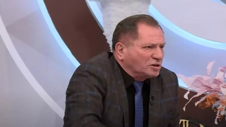 “Gəlinin qayınatanın qabağına çay gətirməsi ədəbsizlikdir” – VİDEO