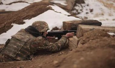 Ermənistan aldığı silahlarla özünü vurur