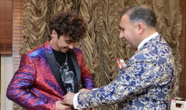 Tikdiyi pencəyi bu dəfə Mark Eliyahuya bağışladı - FOTOlar