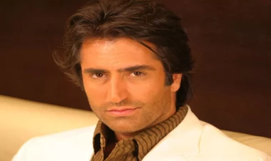 Azərbaycanlı politoloq Mahsun Kırmızıgülü Zori Balayanla müqayisə etdi