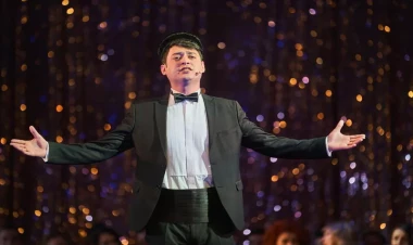 Akademik Musiqili Teatrın aktyorları Novosibirsk teatrının yubileyində iştirak etdilər